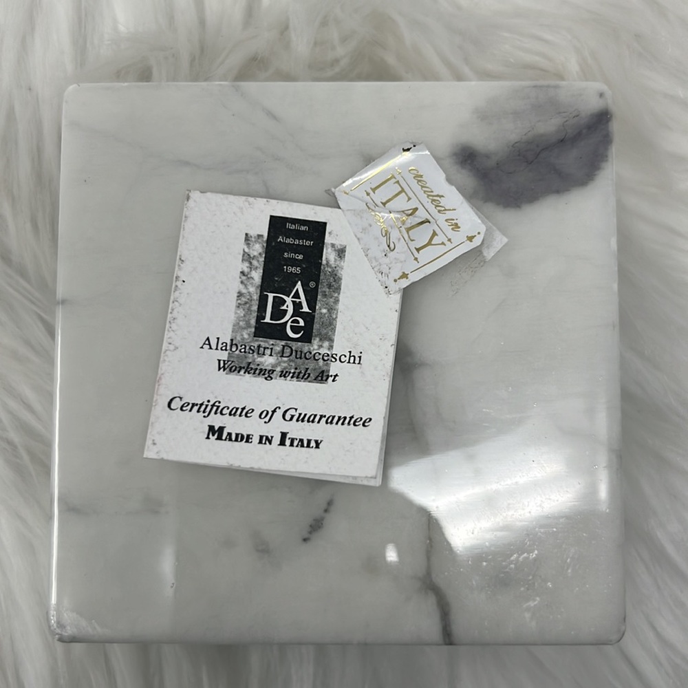 Genuine Volterra Alabaster Italian Swivel Top Trinket Box 4.25" wide X 2.5" tall